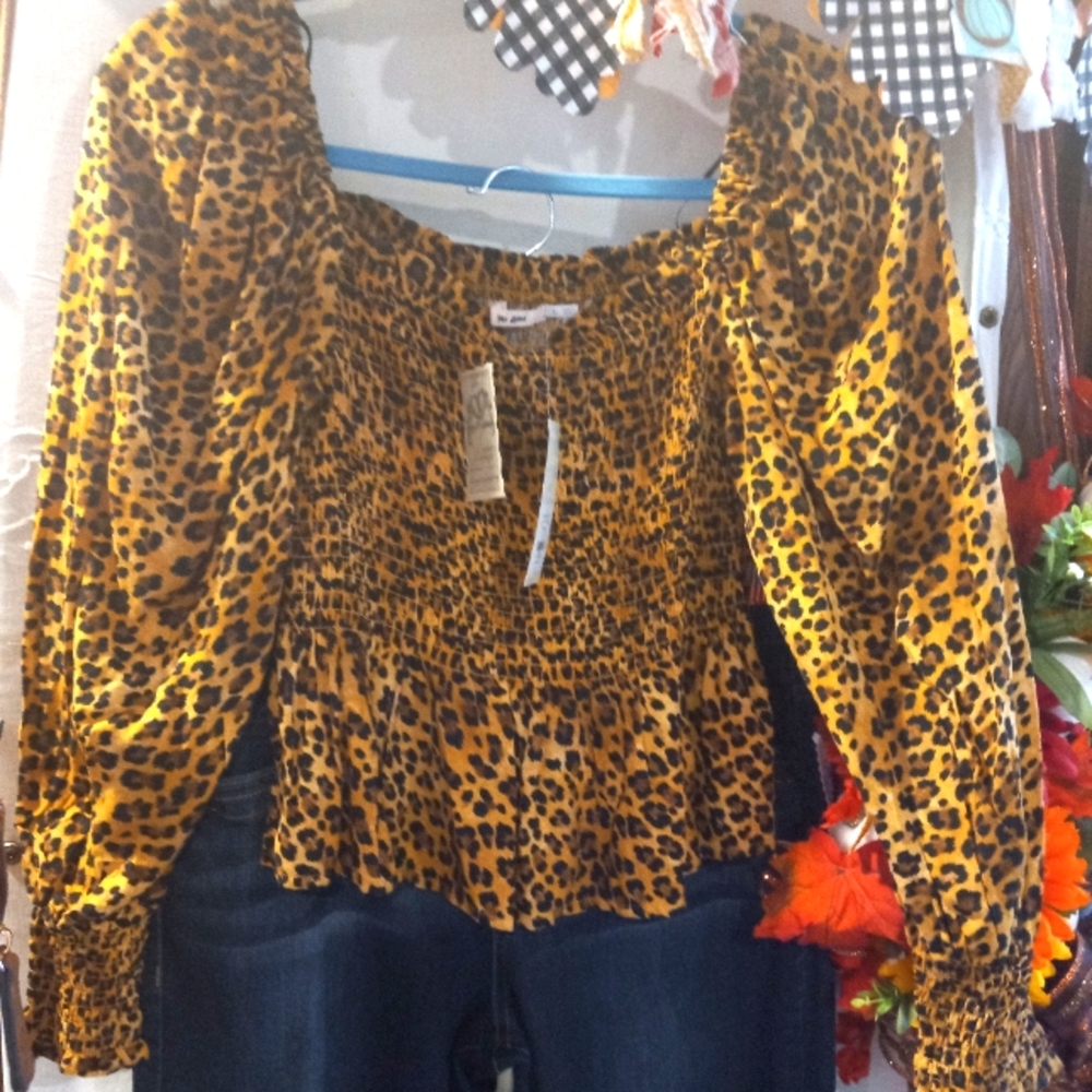 Mi Ami franssseca crop shirt new leopard